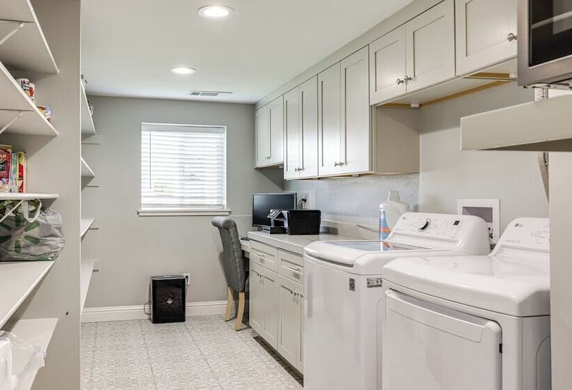 Quaint Hughson Vacation Rental, Walk To Downtown!