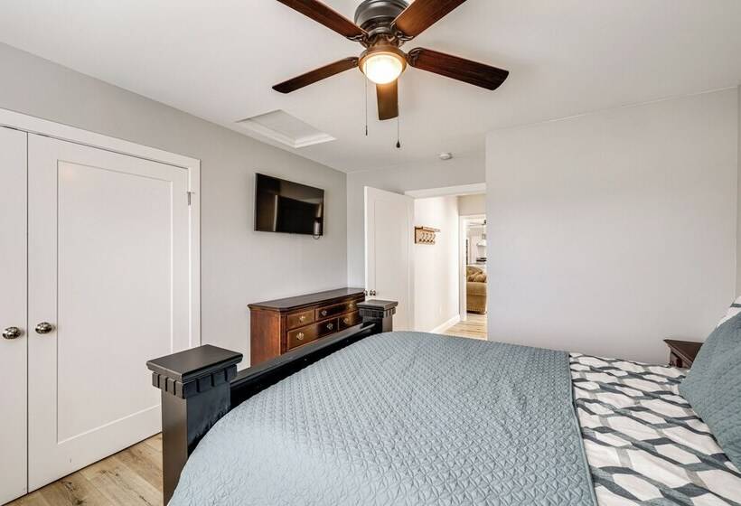 Quaint Hughson Vacation Rental, Walk To Downtown!