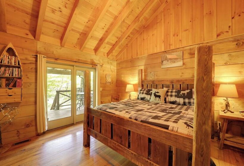 Near Lake Lure: Quiet Cabin W/ Deck & Trail Access