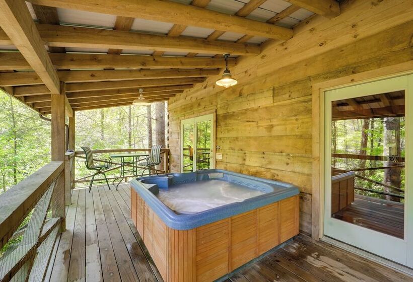 Near Lake Lure: Quiet Cabin W/ Deck & Trail Access