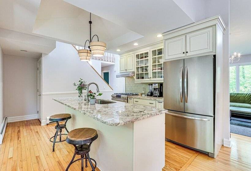 11 Mi To Powder Ridge Mountain: Connecticut Home