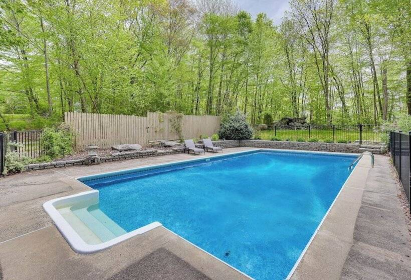 11 Mi To Powder Ridge Mountain: Connecticut Home