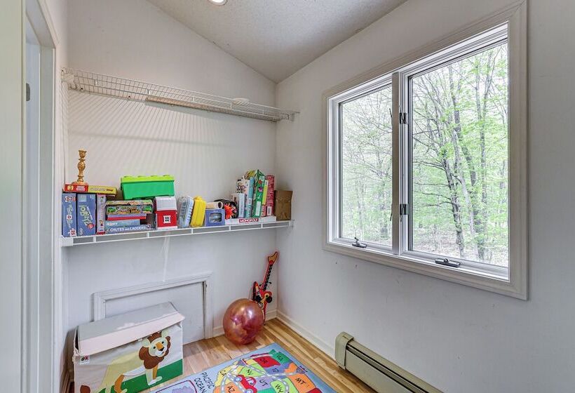 11 Mi To Powder Ridge Mountain: Connecticut Home