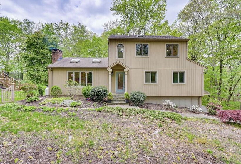 11 Mi To Powder Ridge Mountain: Connecticut Home