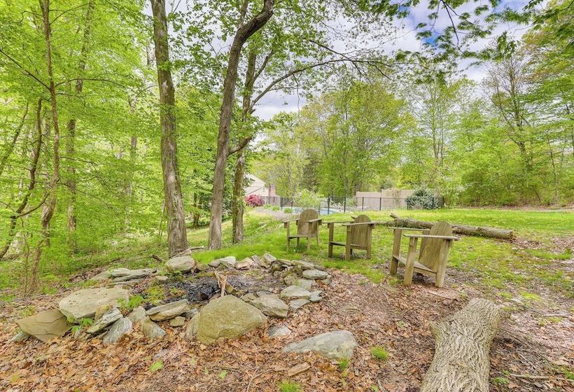 11 Mi To Powder Ridge Mountain: Connecticut Home