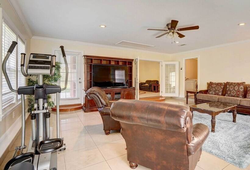 Quiet Panama City Home 4 Mi To Downtown!