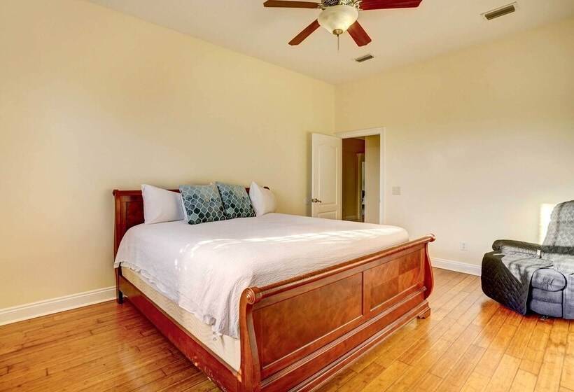 Quiet Panama City Home   4 Mi To Downtown!