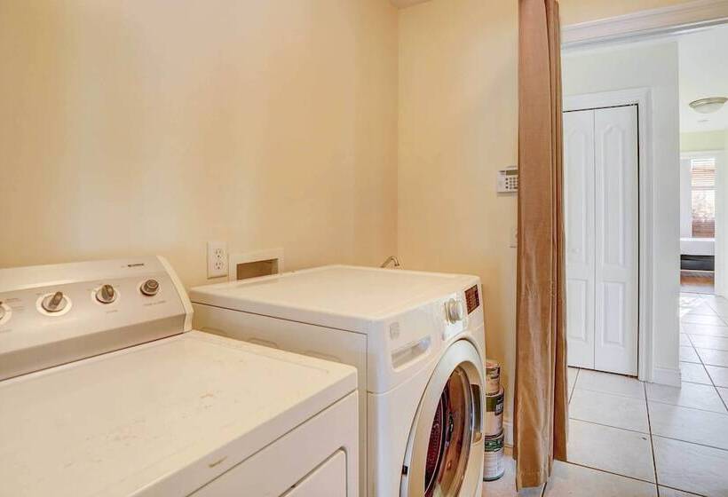 Quiet Panama City Home 4 Mi To Downtown!