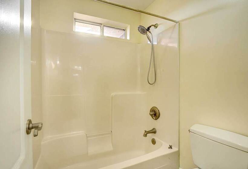 Quiet Panama City Home   4 Mi To Downtown!