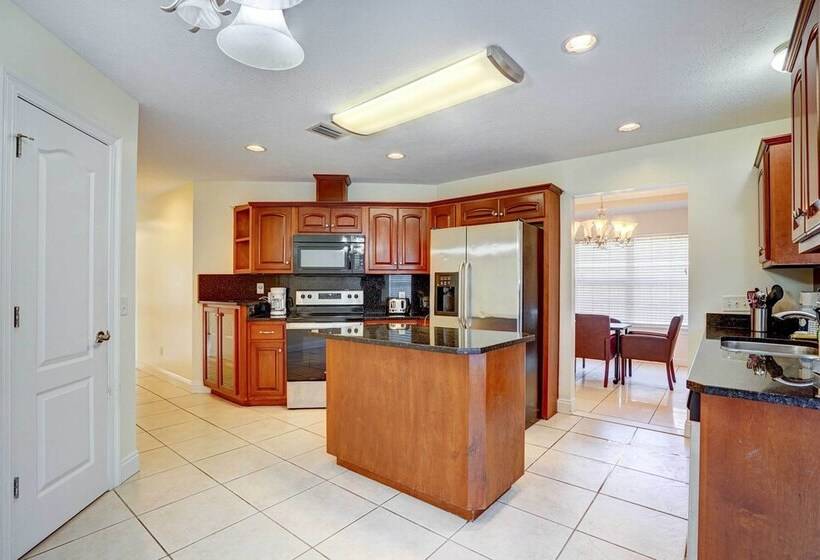 Quiet Panama City Home 4 Mi To Downtown!