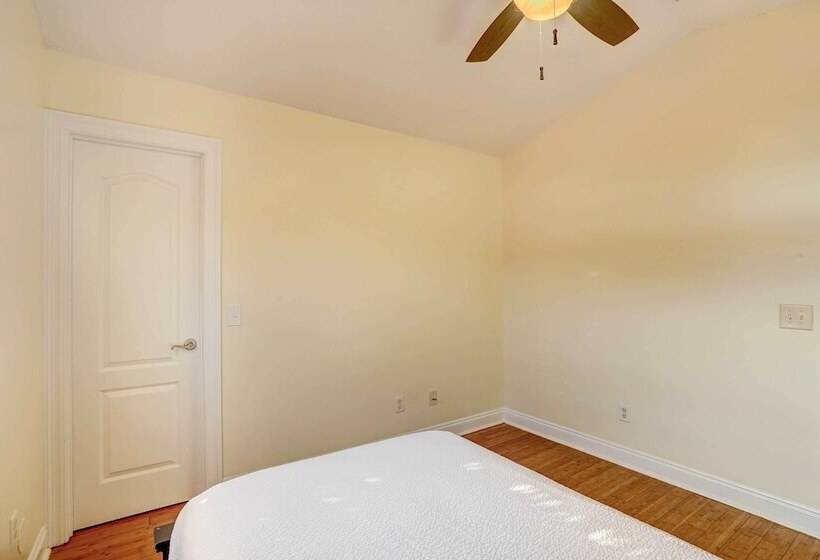 Quiet Panama City Home   4 Mi To Downtown!