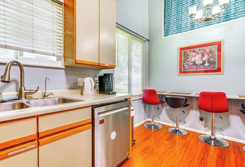 Quiet West Valley City Home, Near Downtown Slc!