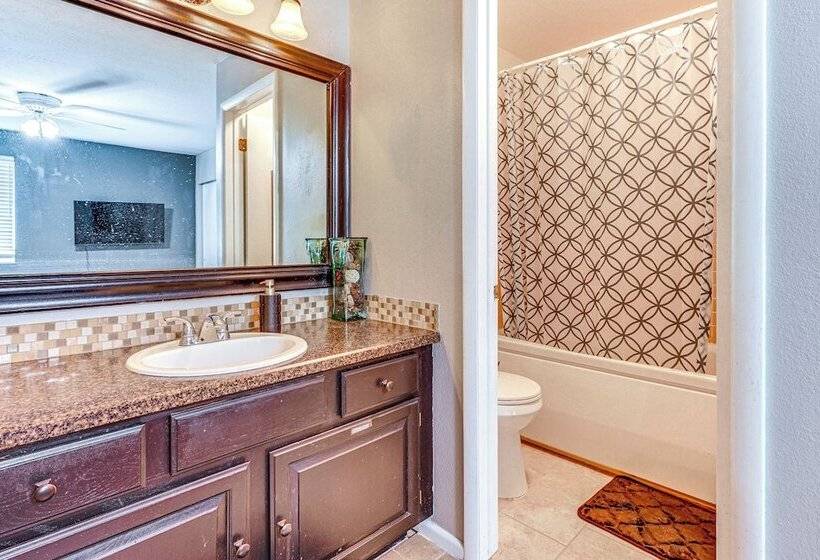 Quiet West Valley City Home, Near Downtown Slc!