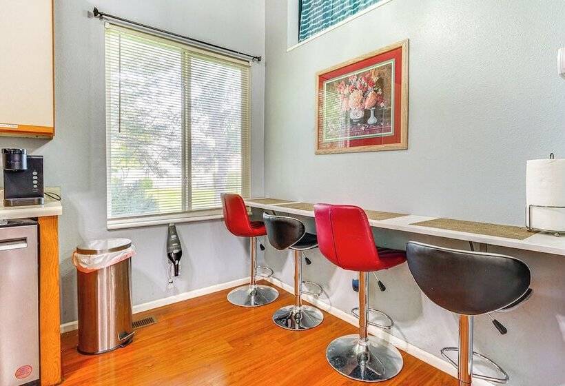 Quiet West Valley City Home, Near Downtown Slc!