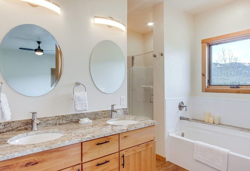 Red Lodge Home W/ Outdoor Kitchen & Fire Table!