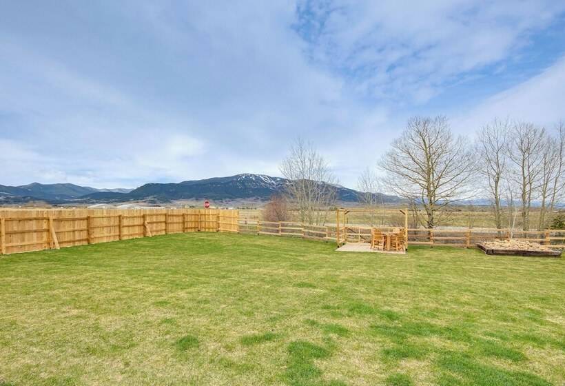 Red Lodge Home W/ Outdoor Kitchen & Fire Table!