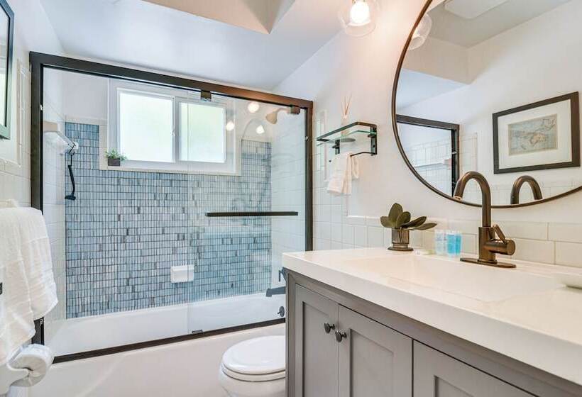 Redington Beach Coastal Retreat   Walk To Beach!