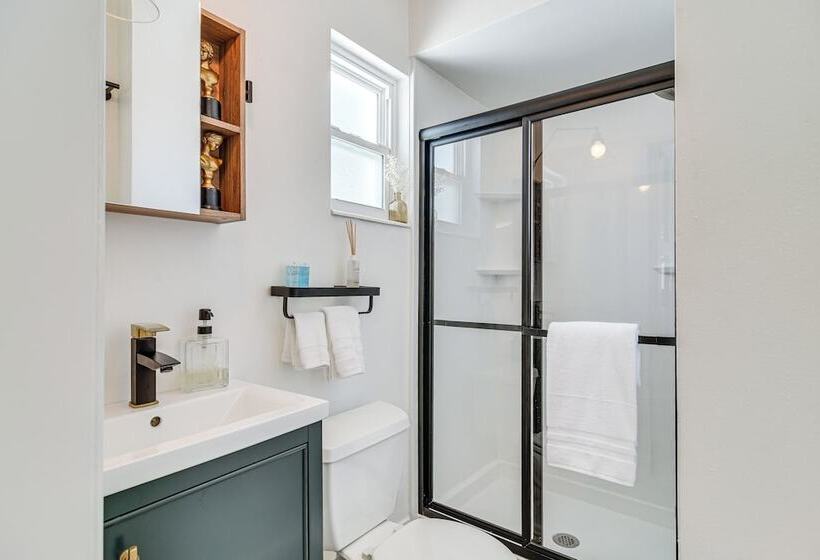 Redington Beach Coastal Retreat   Walk To Beach!