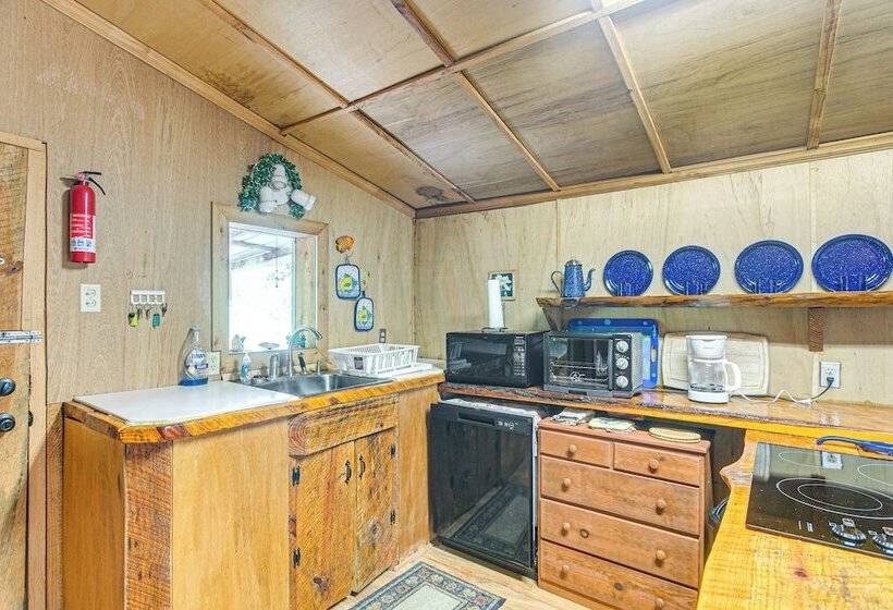 Reidsville Riverfront Cabin W/ Deck & Bbq Grill!