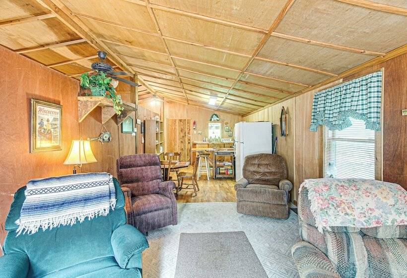 Reidsville Riverfront Cabin W/ Deck & Bbq Grill!