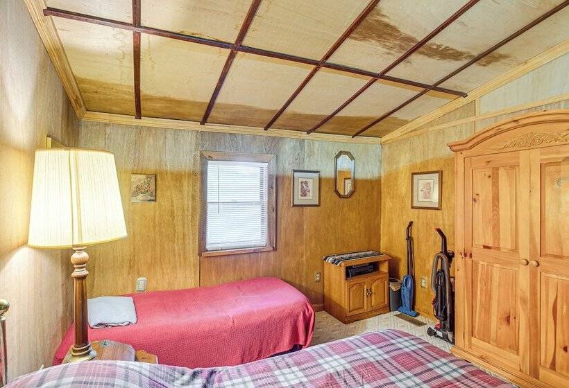 Reidsville Riverfront Cabin W/ Deck & Bbq Grill!