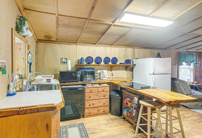 Reidsville Riverfront Cabin W/ Deck & Bbq Grill!