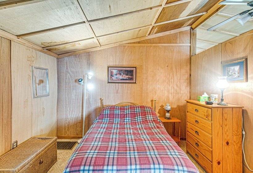 Reidsville Riverfront Cabin W/ Deck & Bbq Grill!