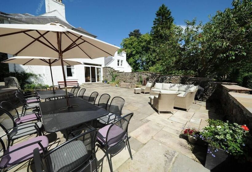 إقامة Charming 10 Bed House In Blairgowrie