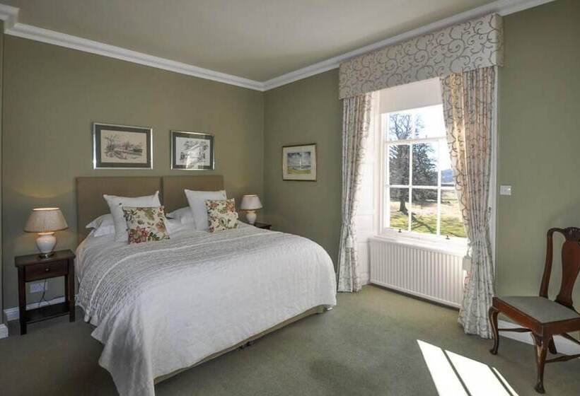 إقامة Charming 10 Bed House In Blairgowrie