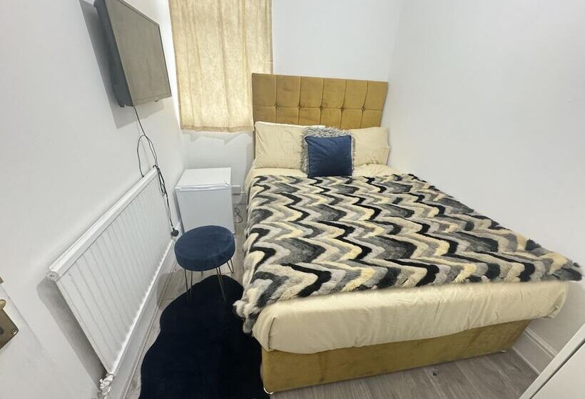 דירת נופש Sheffield   House   Sleeps 5   Parking   Garden