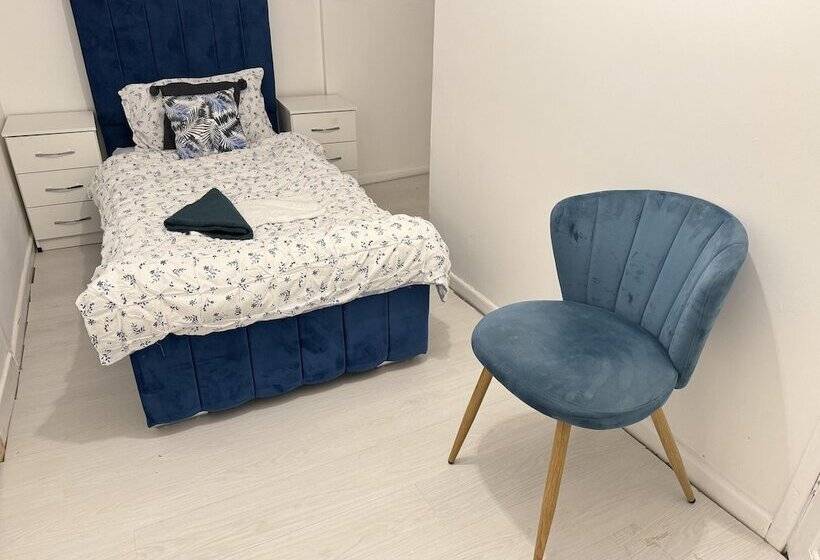 דירת נופש Sheffield   House   Sleeps 5   Parking   Garden