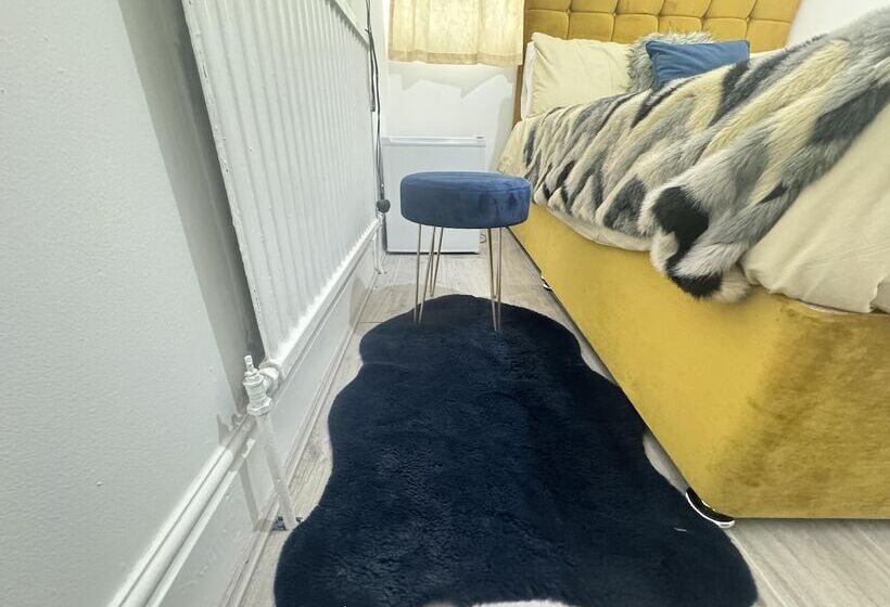 דירת נופש Sheffield   House   Sleeps 5   Parking   Garden