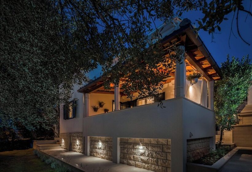 إقامة Impeccable 3 Bed House In Supetar