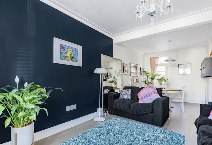 レジデンス Inviting 3 Bed House In Beckenham
