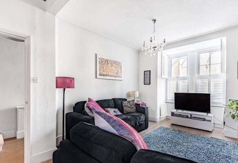 レジデンス Inviting 3 Bed House In Beckenham