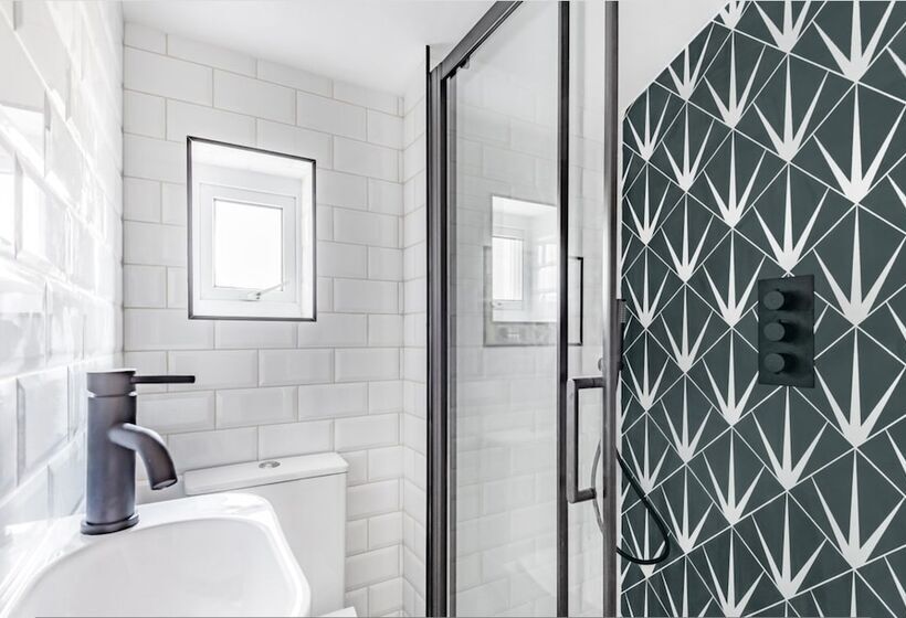 レジデンス Inviting 3 Bed House In Beckenham