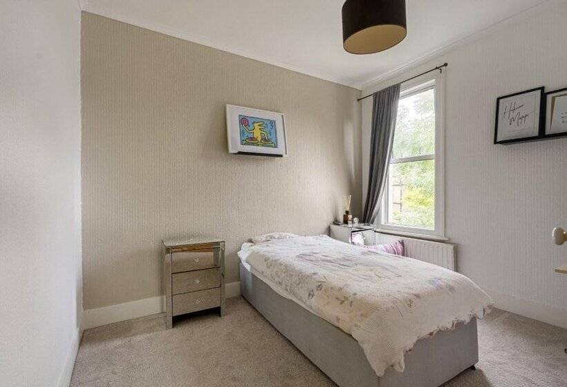 レジデンス Inviting 3 Bed House In Beckenham