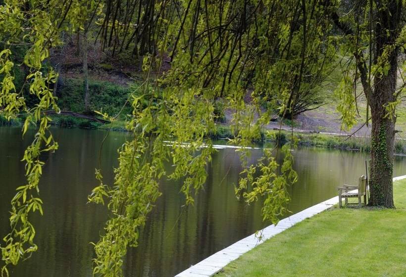 레지던스 Inviting 5 Bed House With Fishing Lake In Devizes