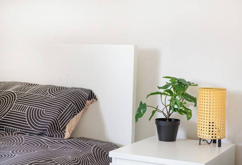 Резиденция Isimi Luxurious House 4 Bed In Alfreton Derby