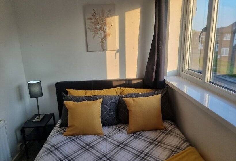 Резиденция Lovely 2 Bed House In Sunderland