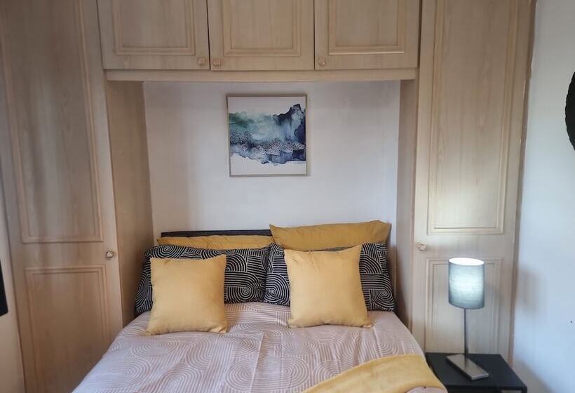 Резиденция Lovely 2 Bed House In Sunderland