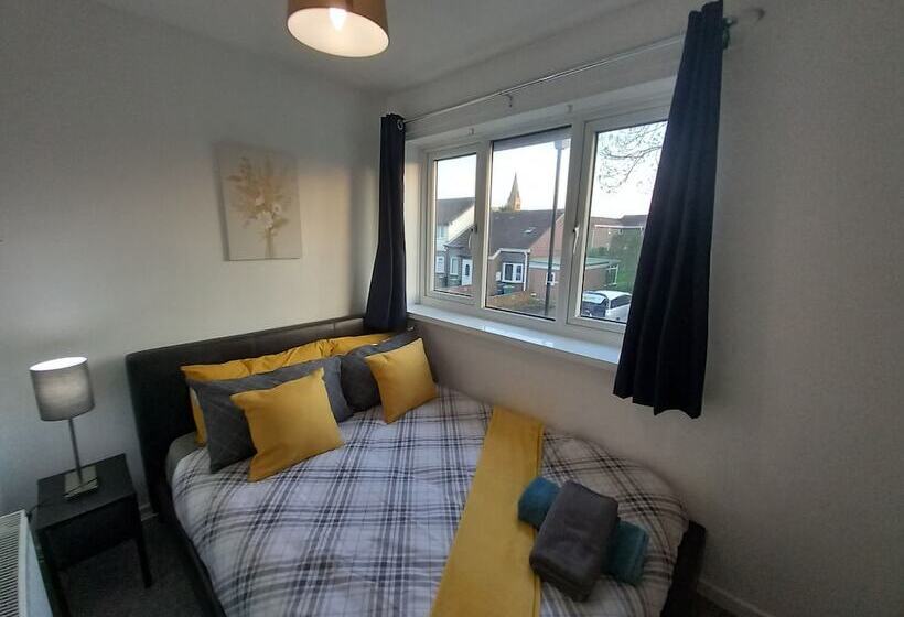 Резиденция Lovely 2 Bed House In Sunderland