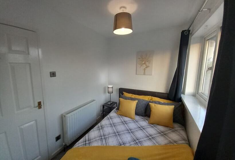 Резиденция Lovely 2 Bed House In Sunderland