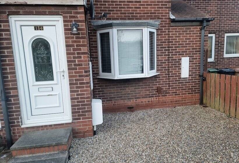 Резиденция Lovely 2 Bed House In Sunderland