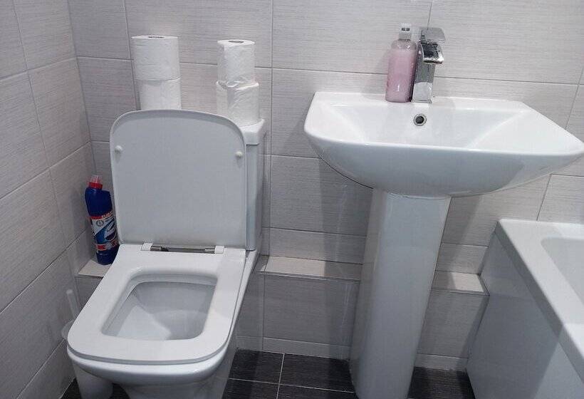 Резиденция Lovely 2 Bed House In Sunderland