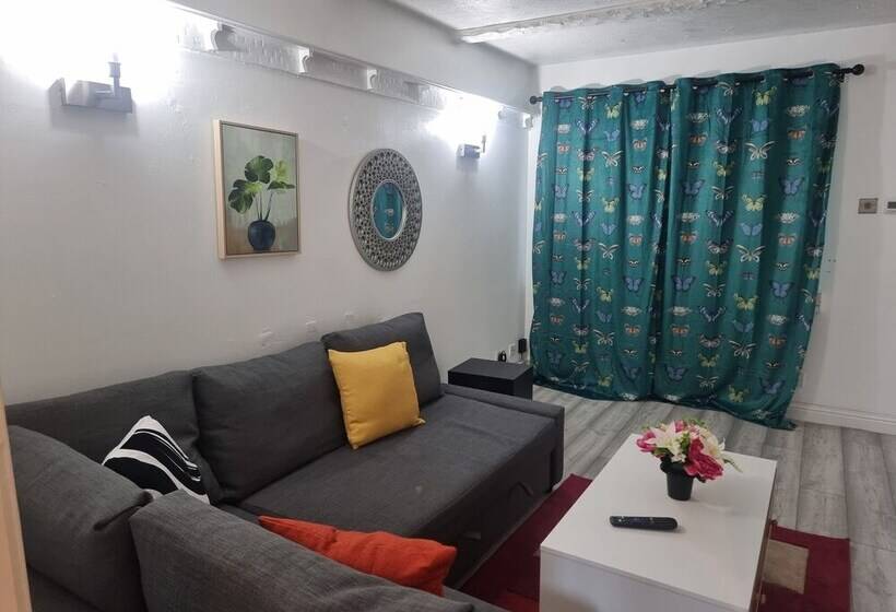 Резиденция Lovely 2 Bed House In Sunderland