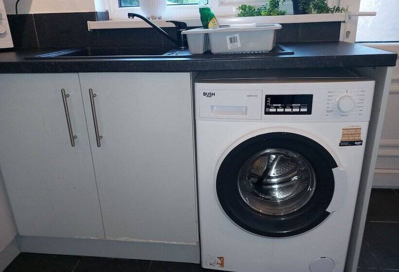 Резиденция Lovely 2 Bed House In Sunderland