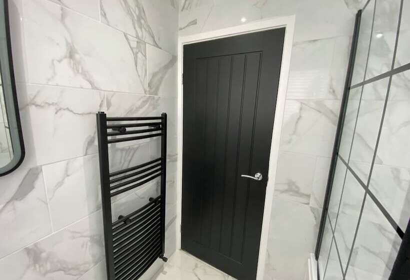 レジデンス Lovely Refurbished 3 Bed House In Liverpool