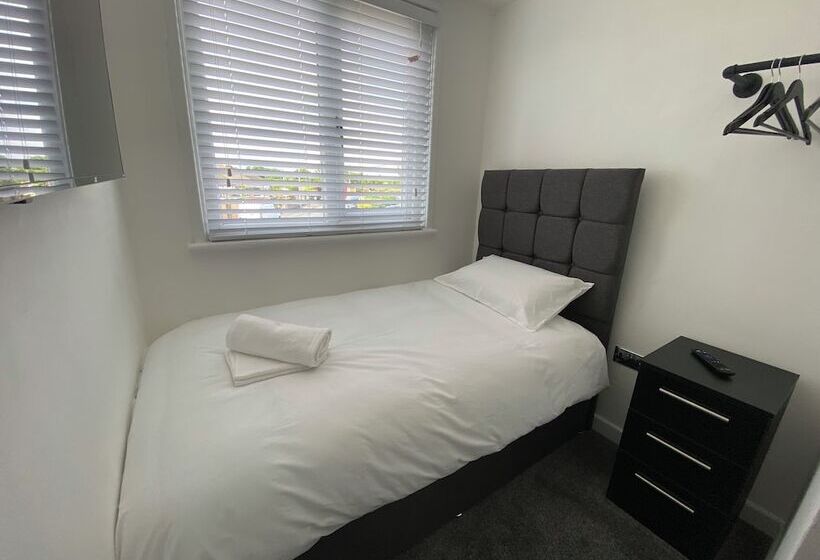 レジデンス Lovely Refurbished 3 Bed House In Liverpool