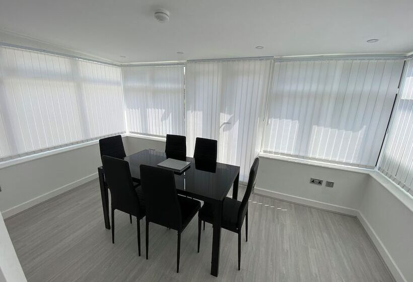 レジデンス Lovely Refurbished 3 Bed House In Liverpool
